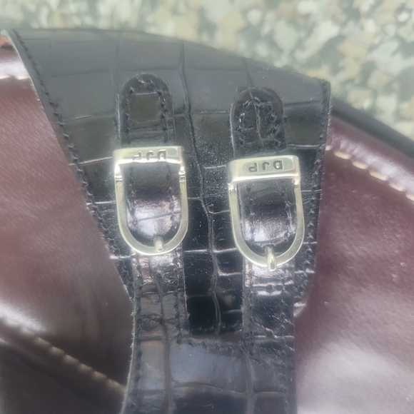 Donald J. Pliner Women's Brown Sandals - Picture 3 of 9